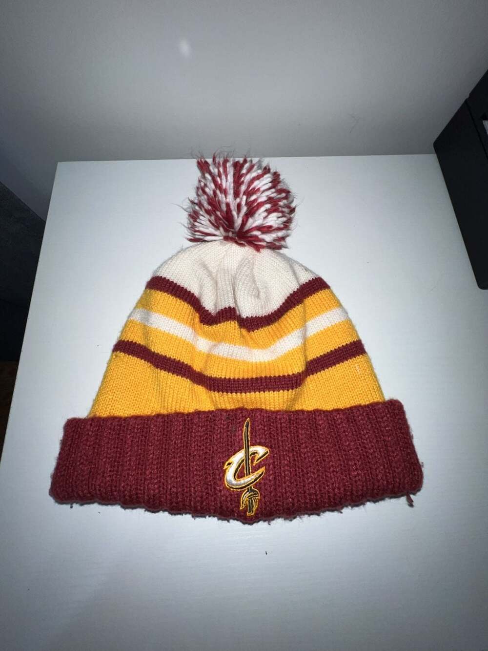 Mitchell & Ness Cleveland Cavaliers NBA Cuffed Pom Knit Beanie Winter Hat